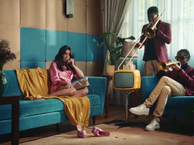 Après la Star Academy, Jenifer fait son grand retour dans les bacs