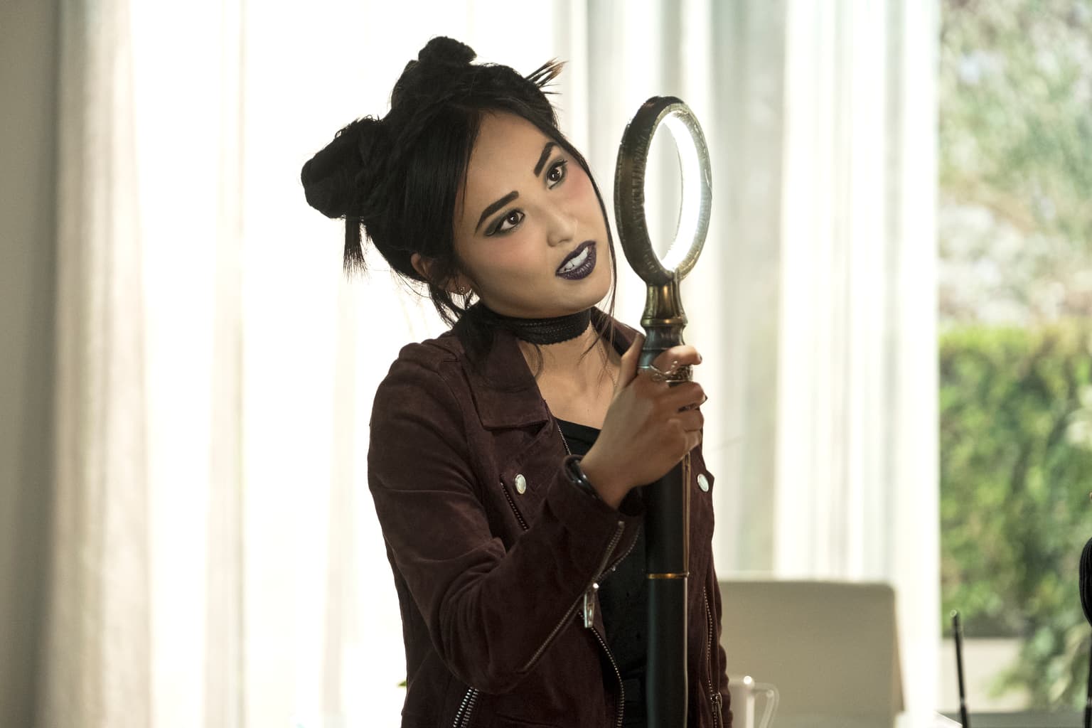 La puissante Nico Minoru et son sceptre magique dans Marvel's Runaways La puissante Nico Minoru et son sceptre magique dans Marvel's Runaways
