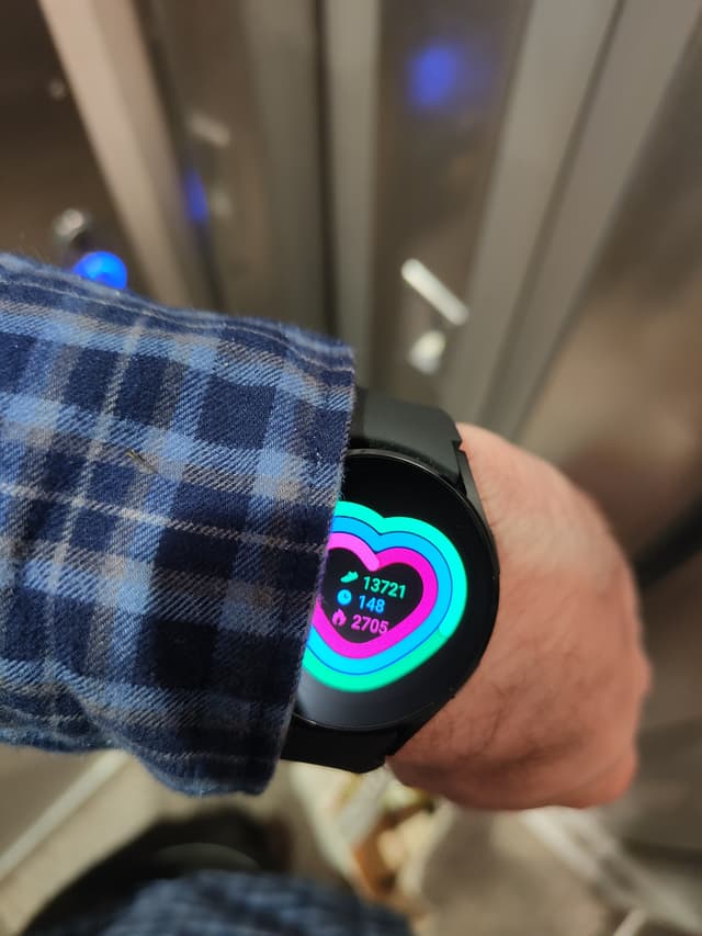 La Samsung Galaxy Watch4 fournit en temps réel le bilan de son activité physique