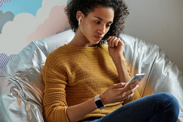 Les AirPods d'Apple vous permettent d'écouter la musique de votre iPhone sans-fil.