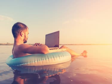 Data à l'étranger : tout savoir pour surfer sur le web depuis son lieu de vacances