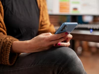 Pourquoi vaut-il mieux éteindre son smartphone au lieu de le redémarrer ?