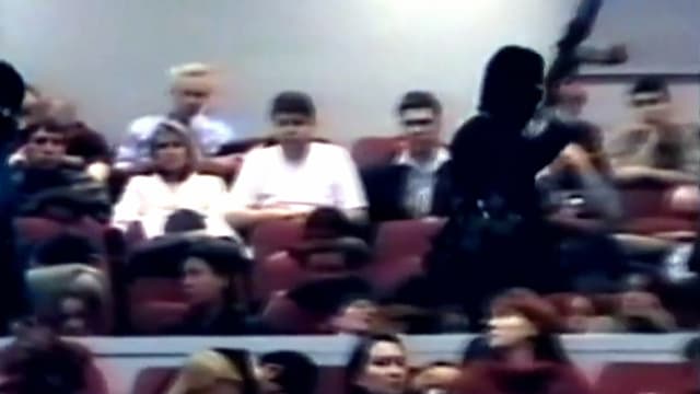 La prise d'otages du théâtre de Moscou comme vous ne l'avez jamais vue, dans Les Négociateurs sur 13ème RUE