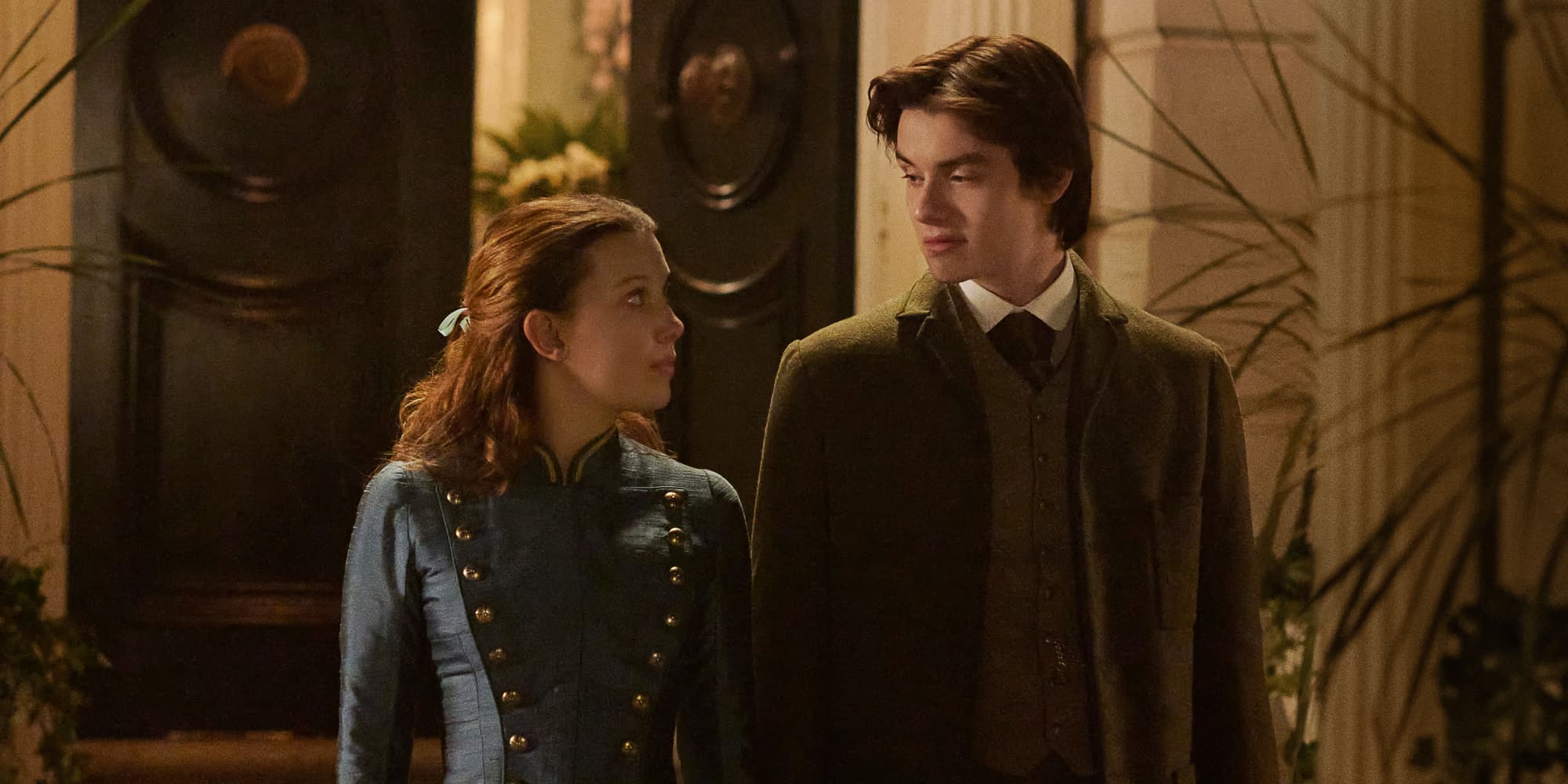 Millie Bobby Brown (Enola Holmes) et Louis Partridge (Tewkesbury) seront bientôt de retour dans le film "Enola Holmes 3" sur Netflix. 