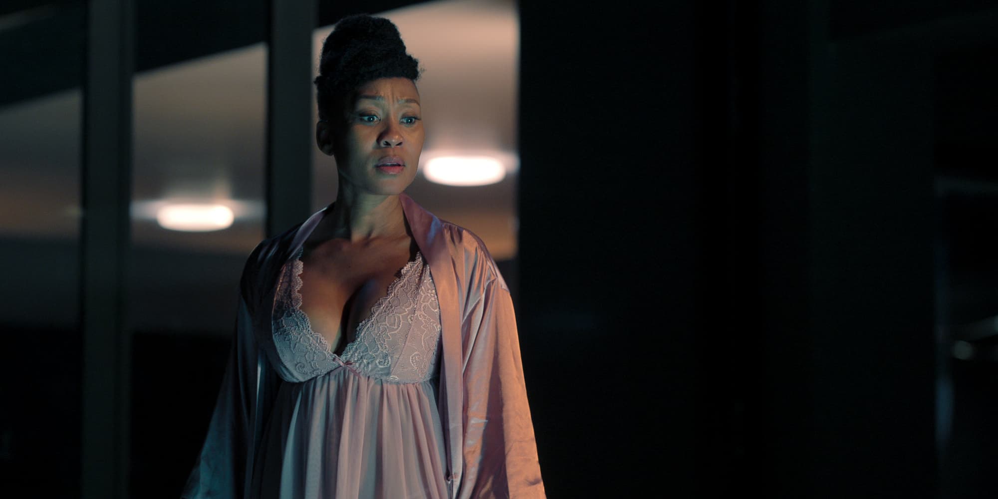 Kgomotso Christophe tient le rôle de Nandi dans le thriller érotique "Fatal Seduction" sur Netflix