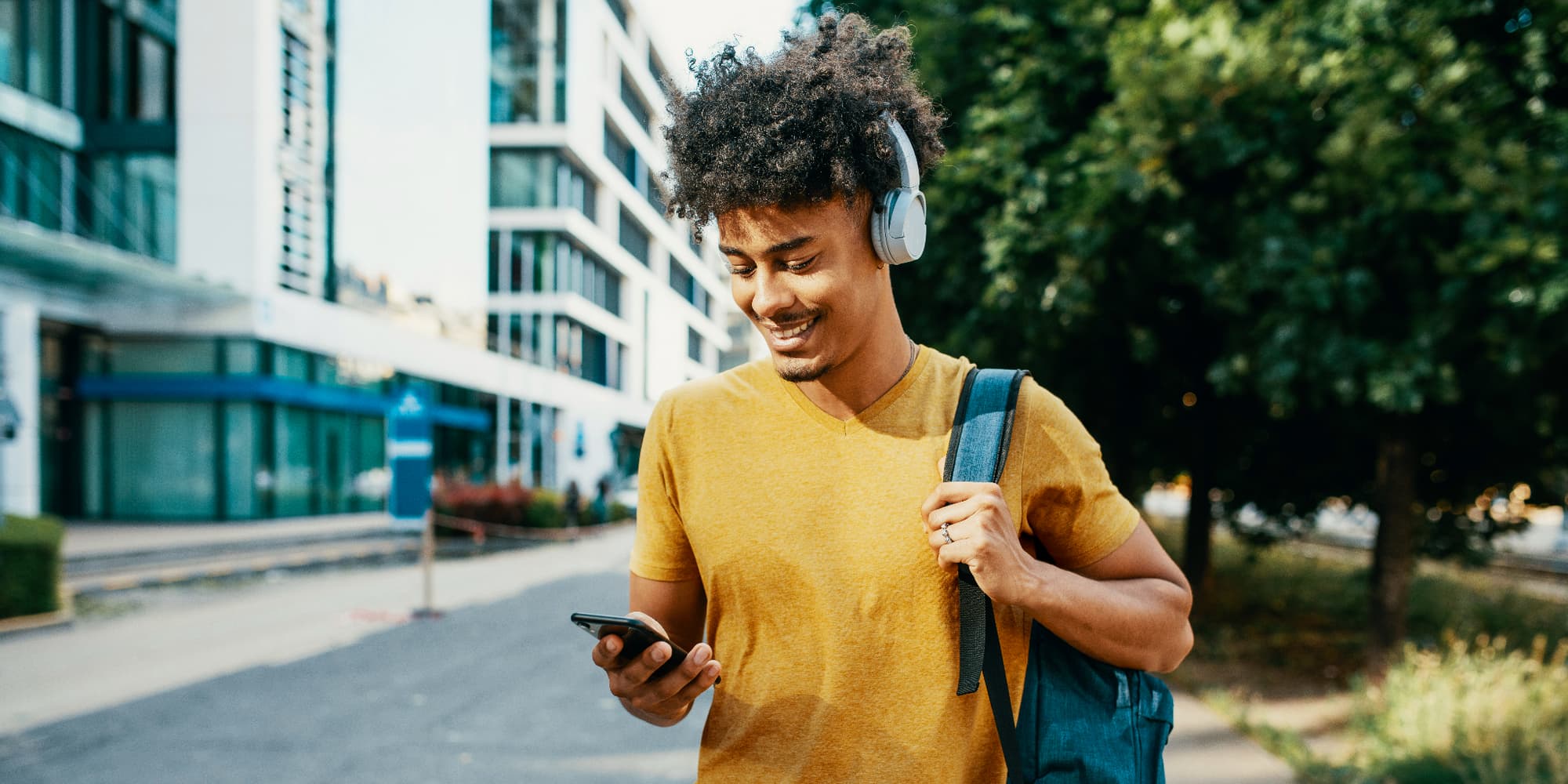 Profitez du Shopping d'été pour acheter un smartphone reconditionné à moindre prix chez SFR.