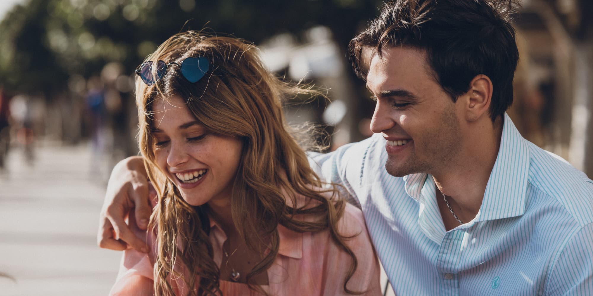 Nicole Wallace et Gabriel Guevara seront bientôt de retour sur nos écrans, dans "A contre-sens 2". 