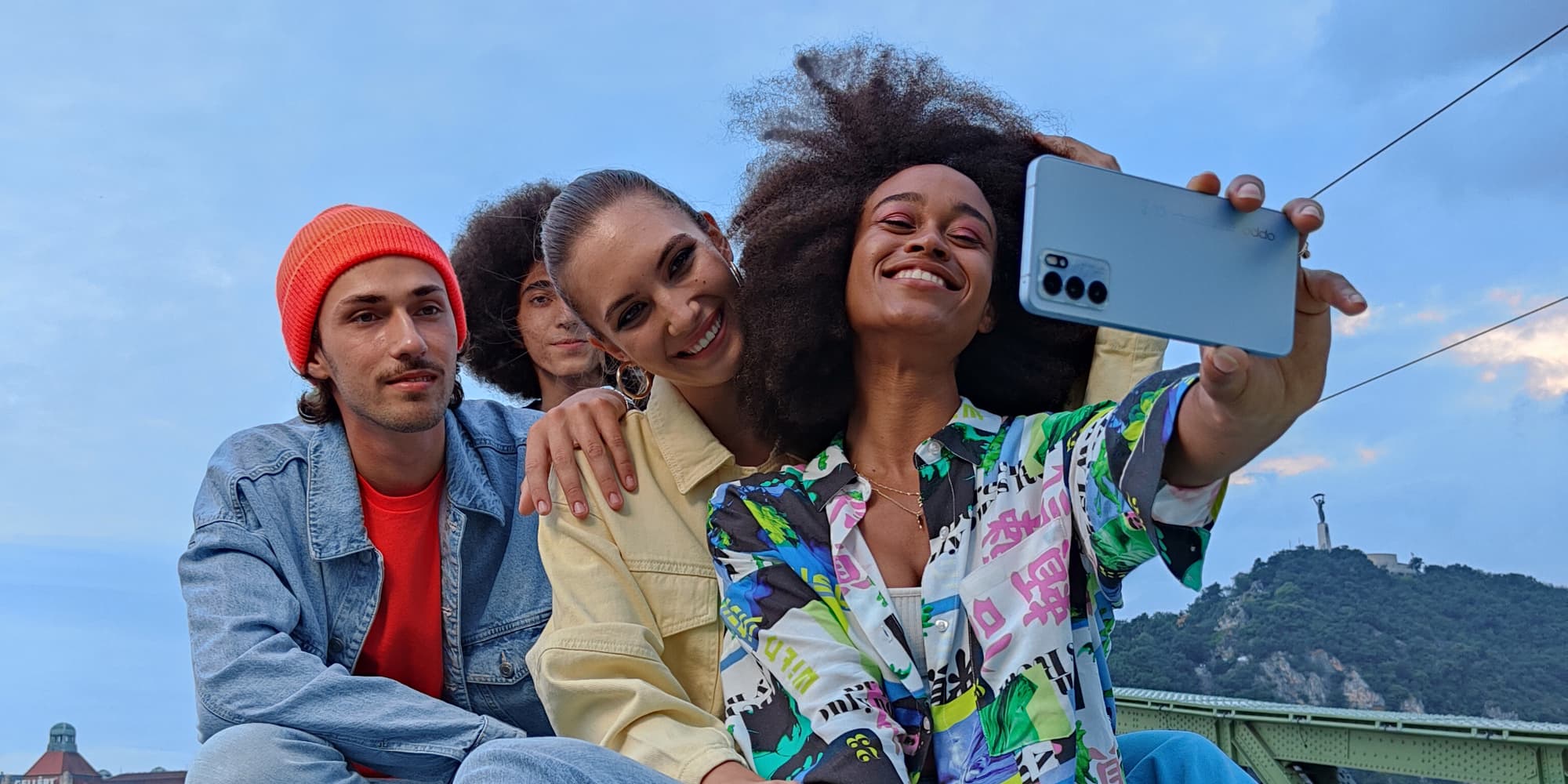 Le OPPO Reno6 est disponible en précommande chez SFR avec de nombreux bonus
