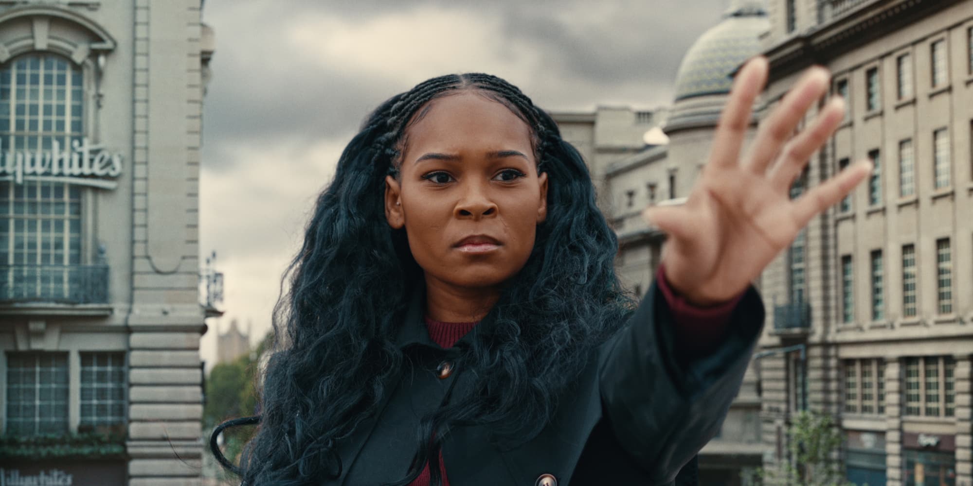 Sabrina (Nadine Mills) dans la saison 1 de Supracell