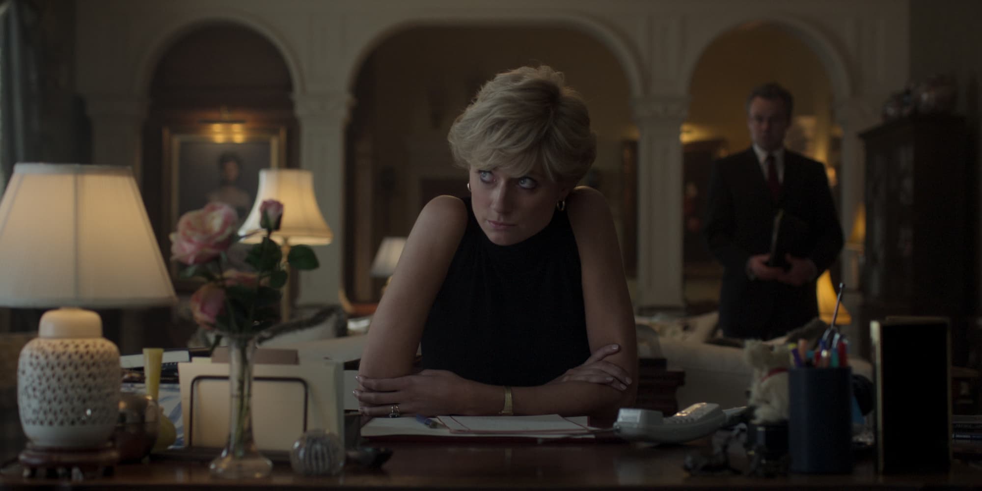 Elizabeth Debicki incarnant Diana Spencer dans la série ''The Crown''.