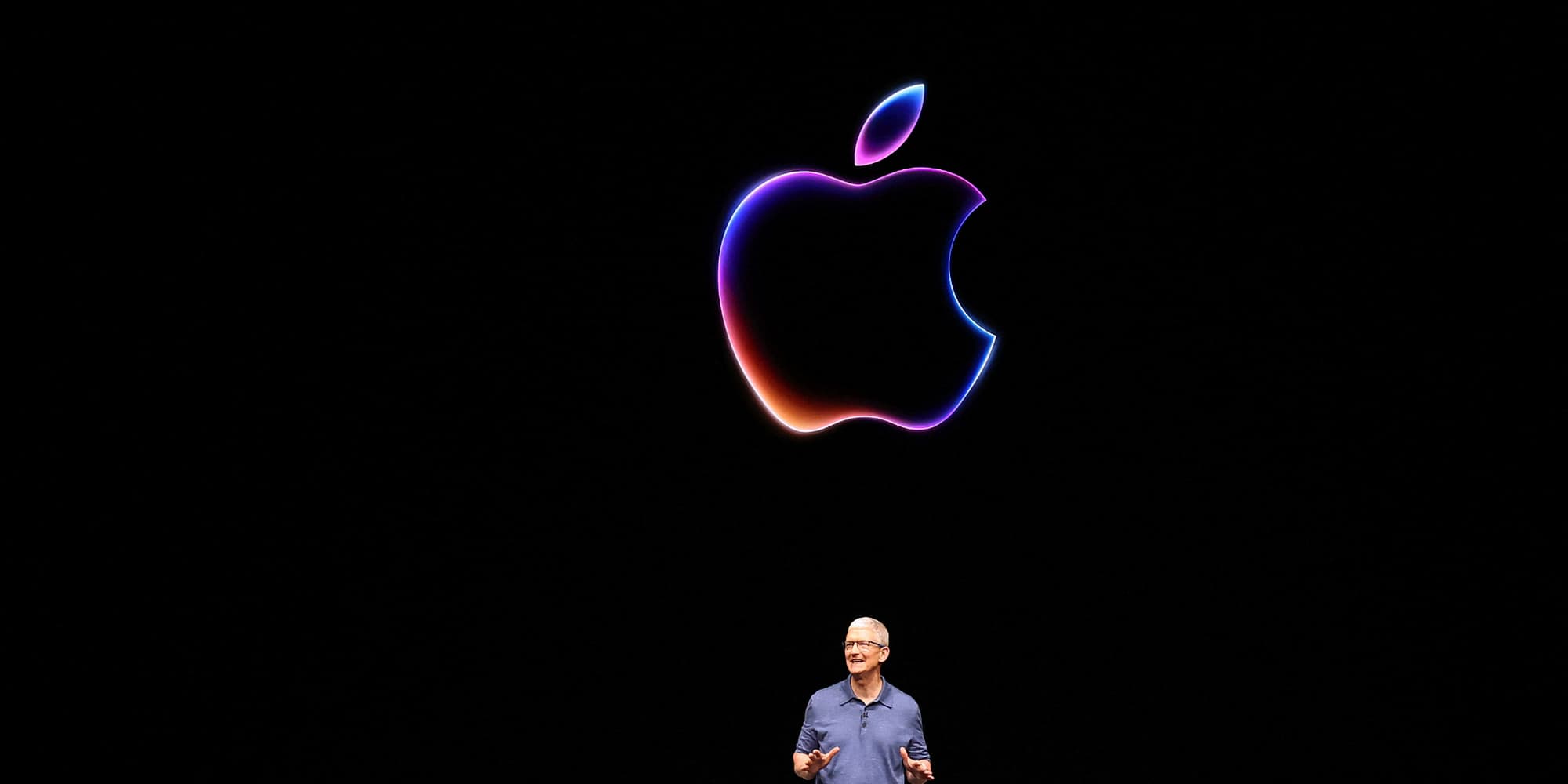 Le CEO d'Apple, Tim Cook, présentant les nouveautés de la WWDC 2024, le 10 juin à Cupertino (Californie).