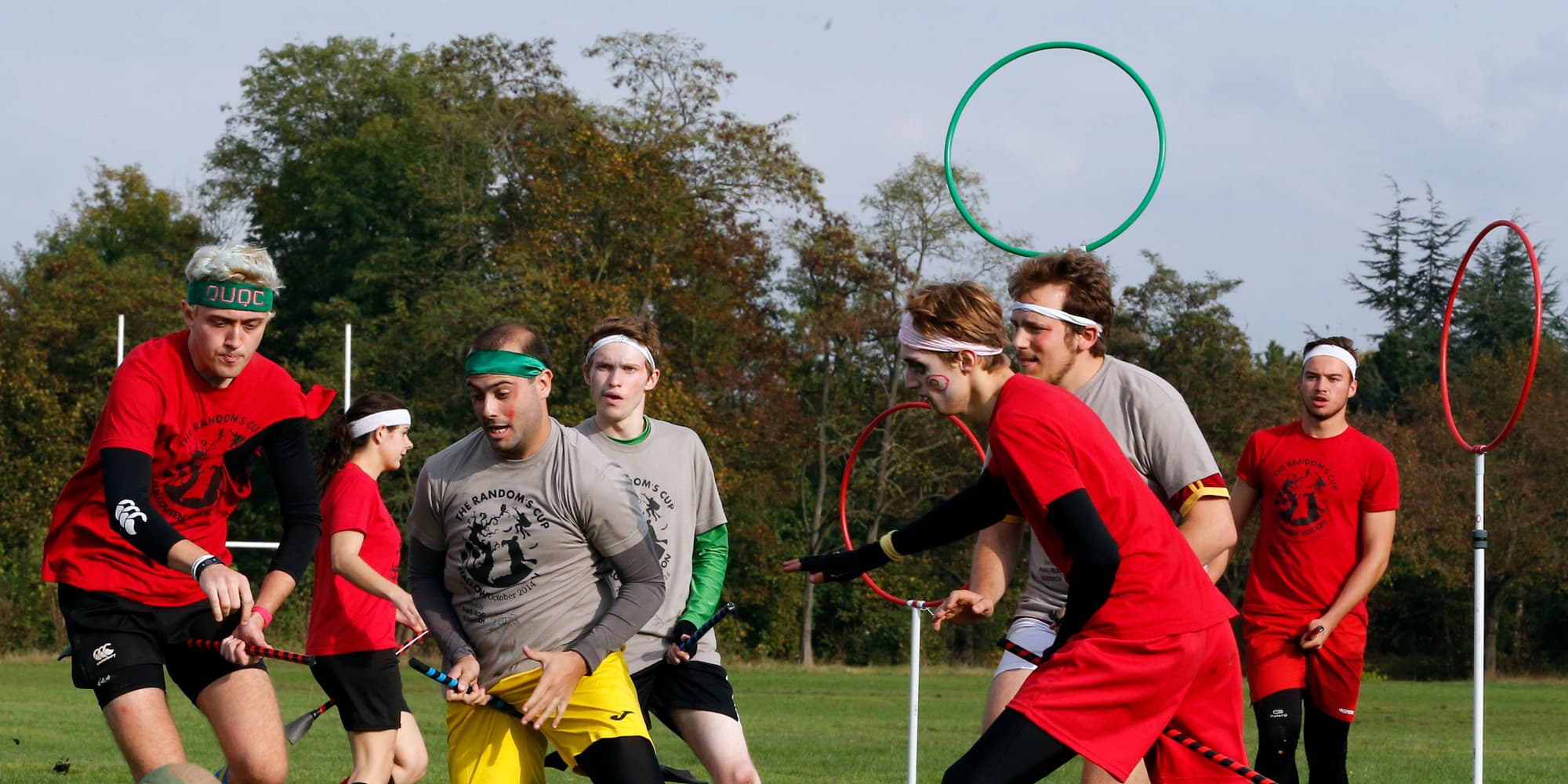 Un match de Quidditch à Vincennes, en 2014, opposant les Loups Garous Argentés aux Bloody Play