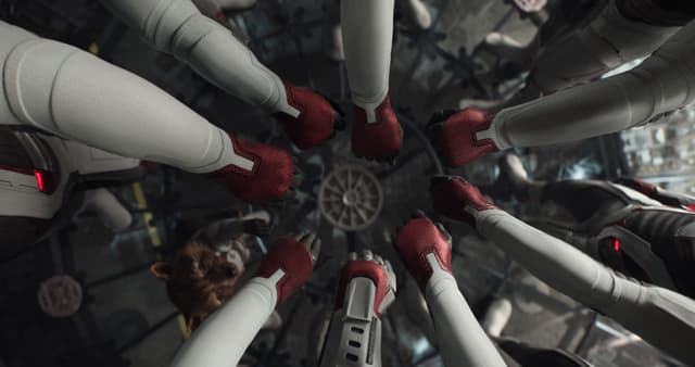 Les Avengers en plein rassemblement.