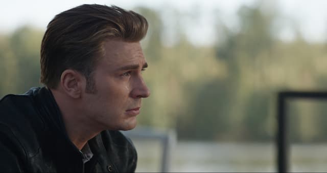 Steve Rogers (Chris Evans), alias Captain America, la larme à l’oeil dans Avengers : Endgame.