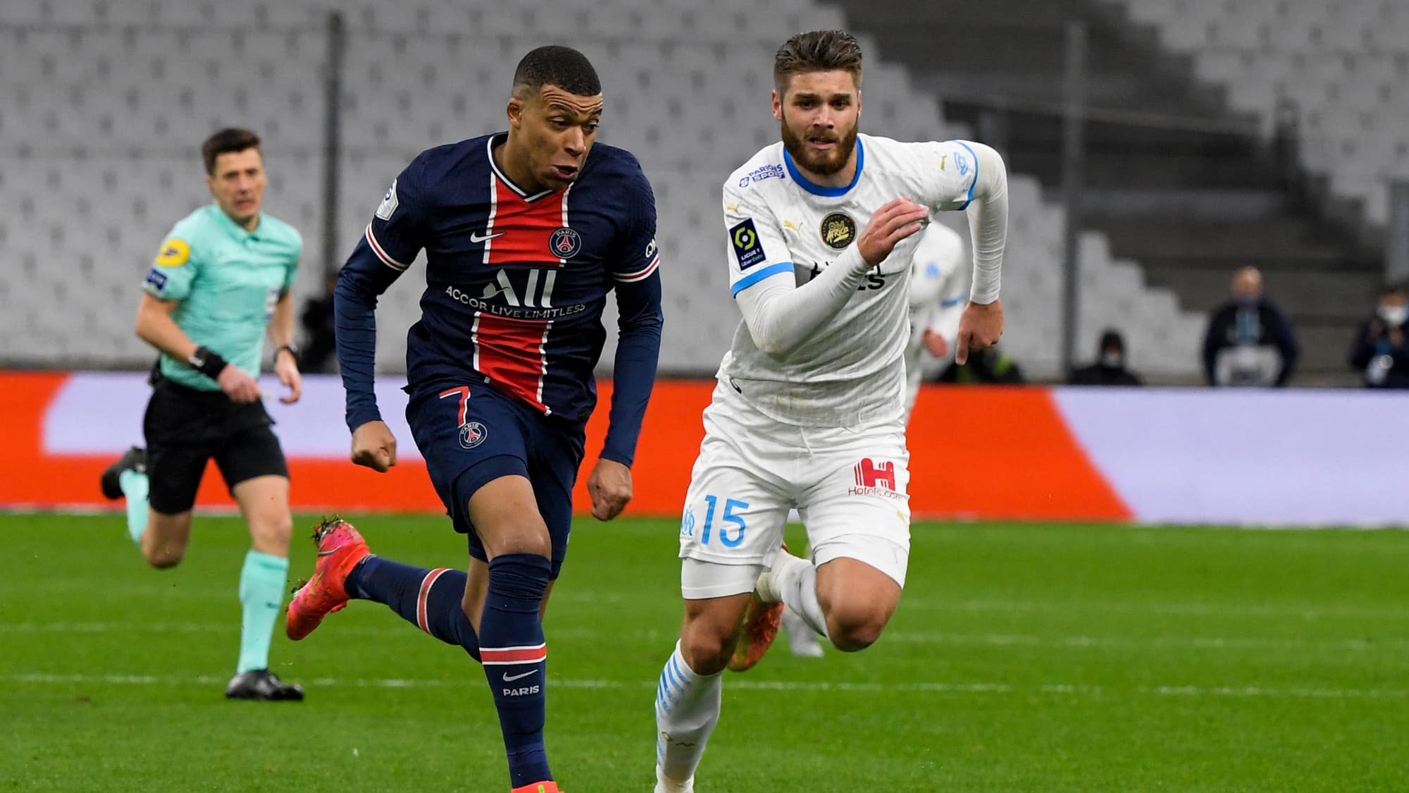 Hai cầu thủ Ligue 1 vào tầm ngắm của "thiếu gia mới nổi"