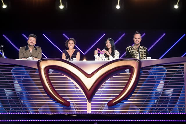 Kev Adams, Alessandra Sublet, Anggun et Jarry, les enquêteurs de Mask Singer sur TF1.