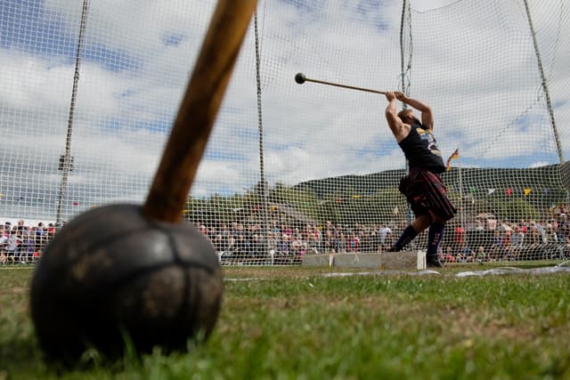 L'épreuve préférée de Thor dans les Highland Games : le lancer de marteau