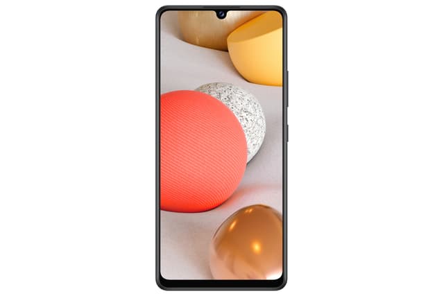 Le Samsung Galaxy A42 5G montre son bel écran de 6,6 pouces.