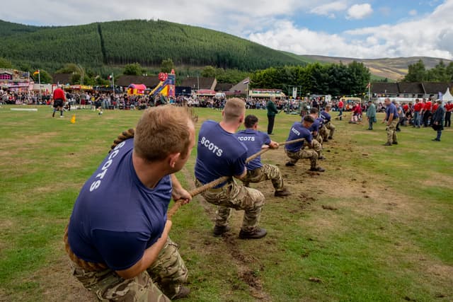 Simple, basique, mais toujours efficace pendant les Highland Games : un bon vieux tir à la corde