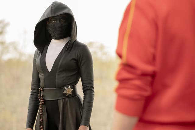 Sister Knight (Regina King) dans la série Watchmen sur OCS.