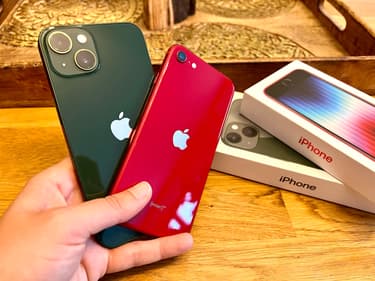 Comparatif : iPhone 13 vs. iPhone SE 3, lequel acheter ?