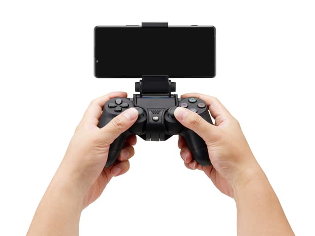 Le Xperia 1 II peut être monté sur une DualShock de PS4