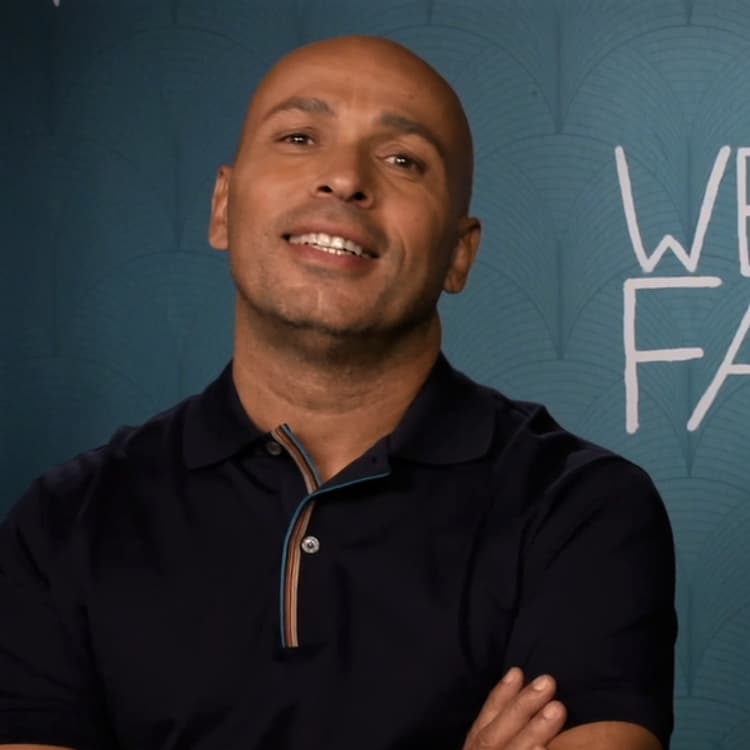 En vidéo - Éric Judor nous présente l'épisode de Noël de Week-End