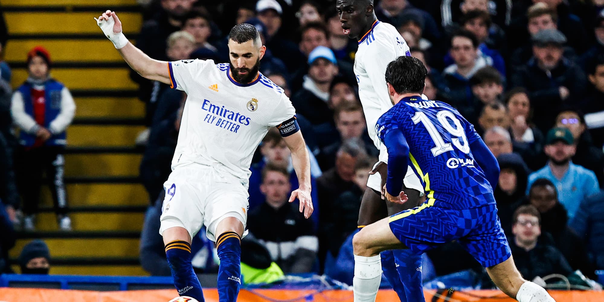 Karim Benzema en action lors de Real Madrid - Chelsea en Ligue des Champions, le 6 avril 2022 à Stamford Bridge, Londres