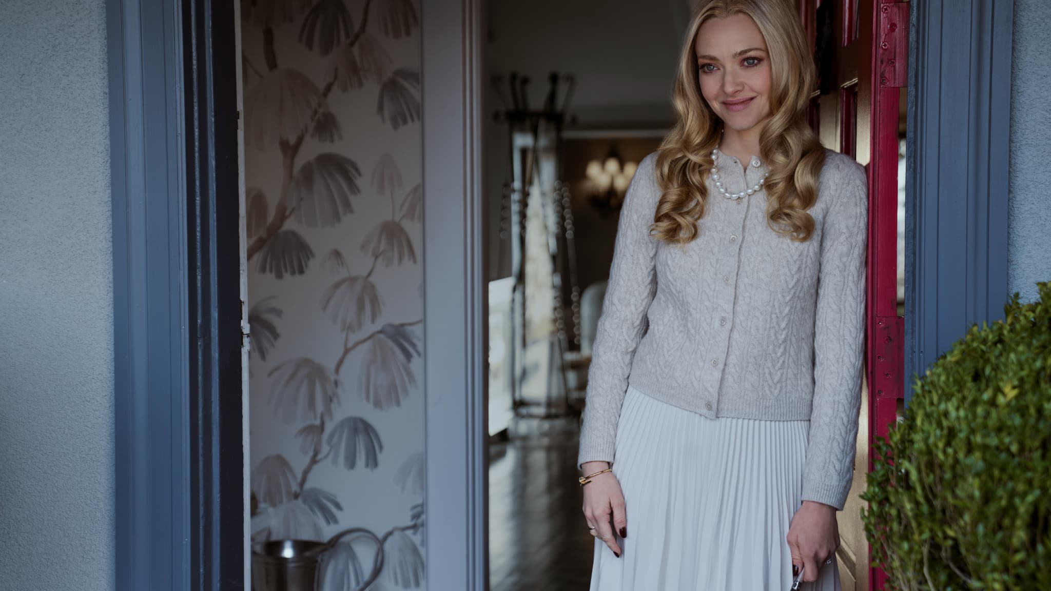 Dans l'adaptation filmique du roman "La Femme de ménage", Nina, la maîtresse de maison, est interprétée par Amanda Seyfried. Dans l'adaptation filmique du roman "La Femme de ménage", Nina, la maîtresse de maison, est interprétée par Amanda Seyfried.