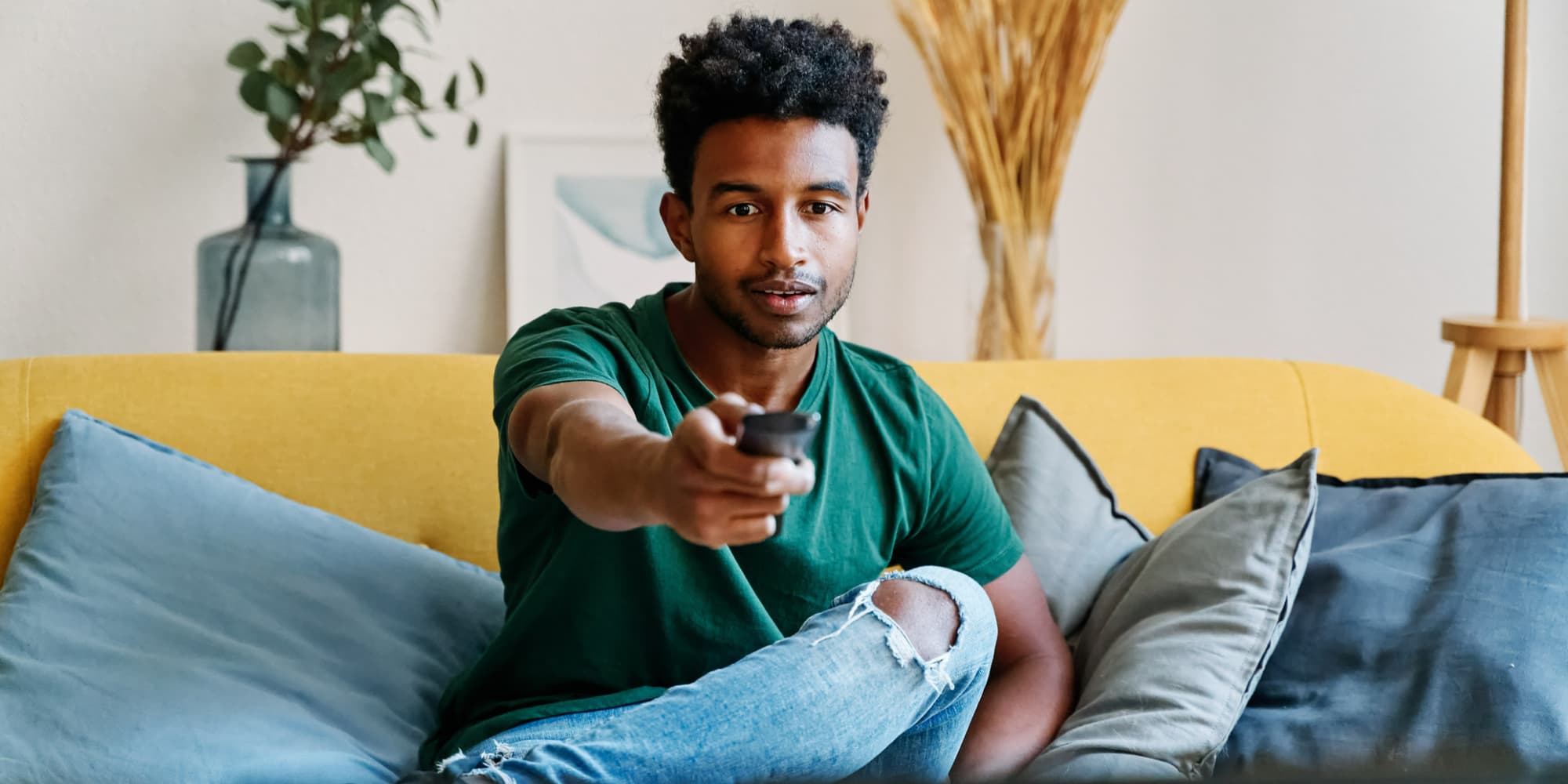 À l'occasion des Black Weeks, découvrez la TV Hisense E7KQ, disponible dans une offre Box + TV à prix mini chez SFR.