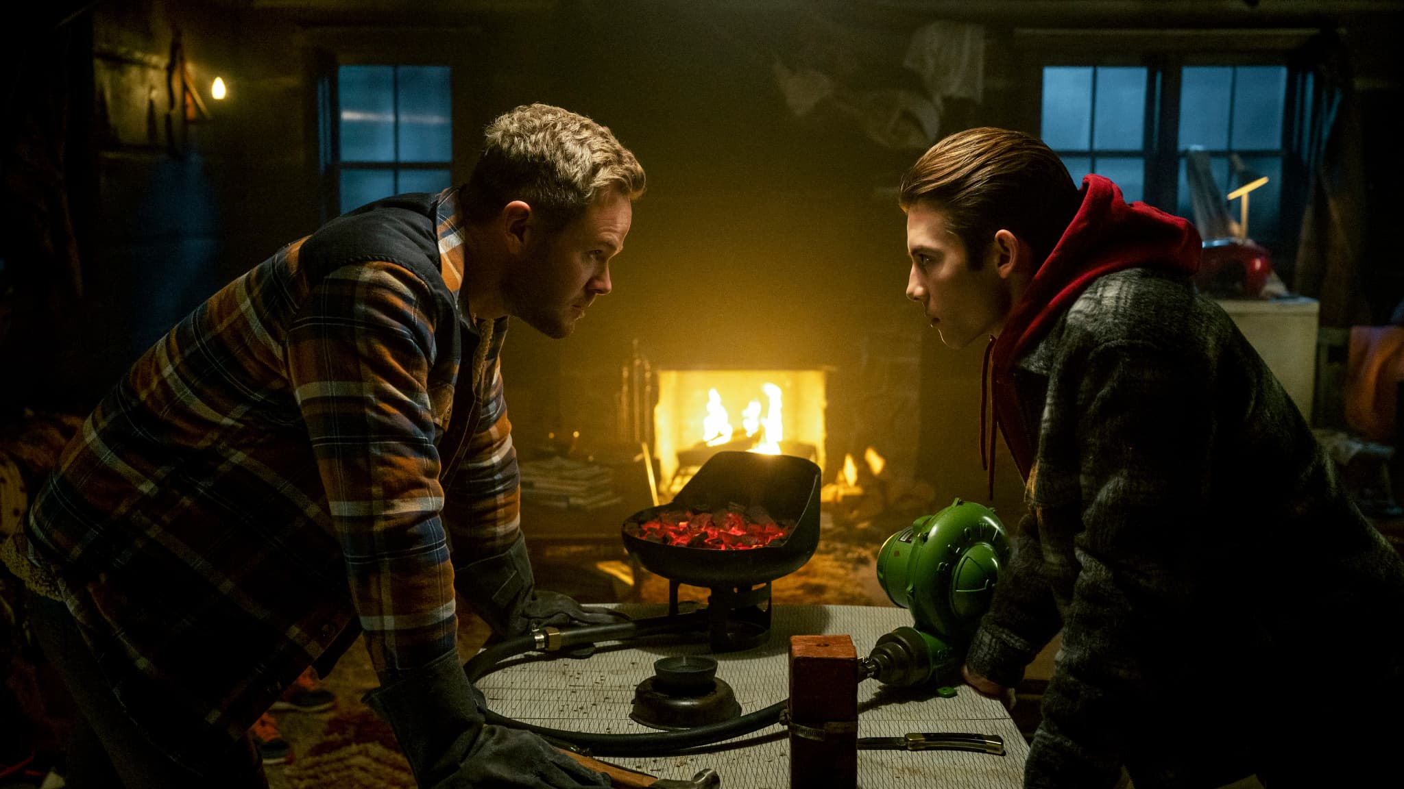 Duncan, employé de force comme forgeron par le démon Gabe/Dodge. Duncan, employé de force comme forgeron par le démon Gabe/Dodge.