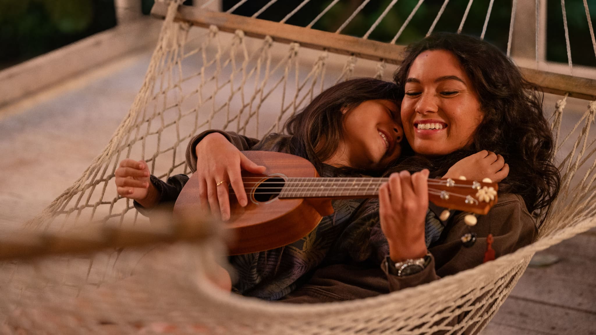 Nani et Lilo dans le live action "Lilo & Stitch" Nani et Lilo dans le live action "Lilo & Stitch"