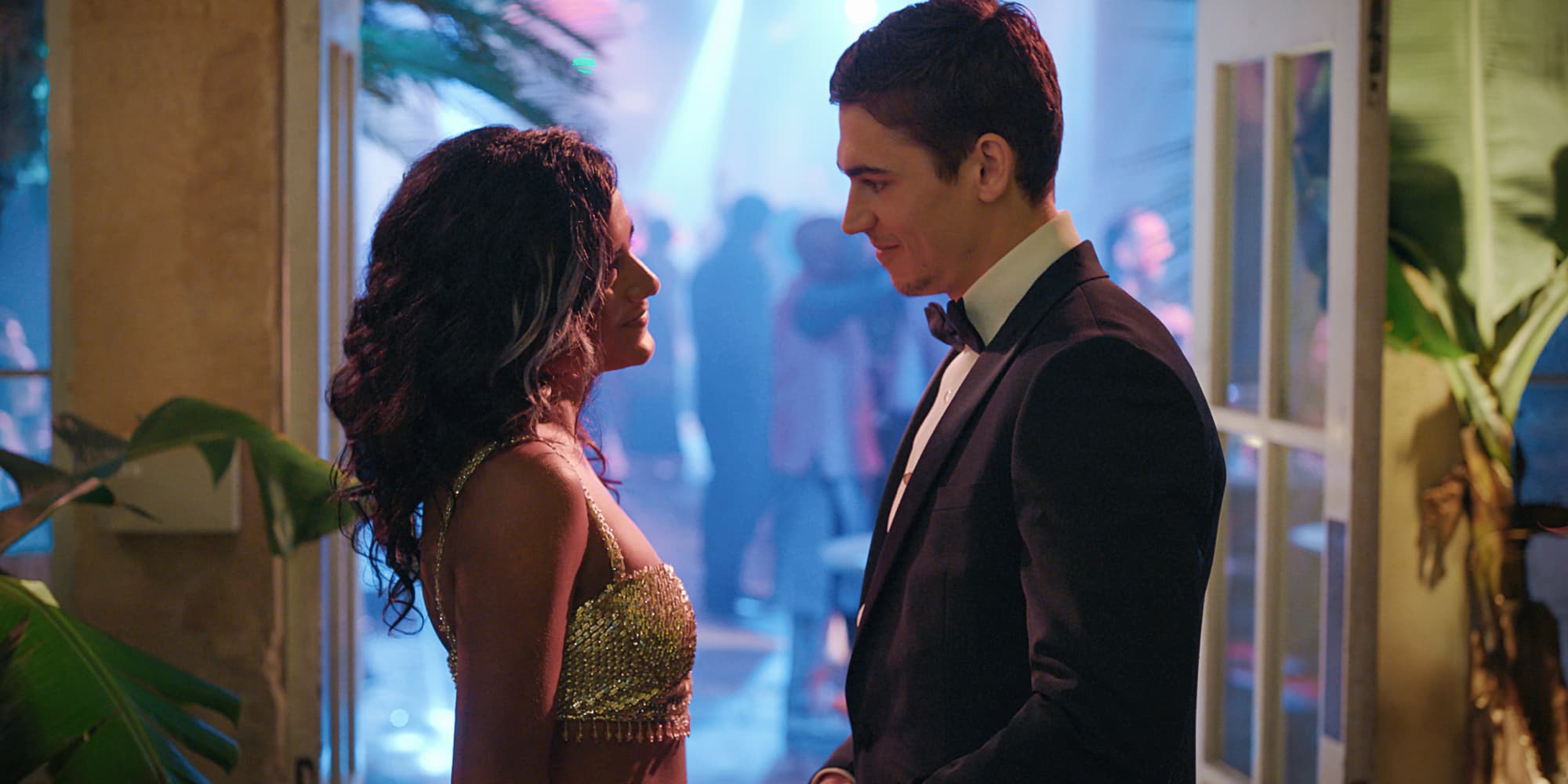 Retrouvez Simone Ashley et Hero Fiennes Tiffin dans "L'amour dans l'objectif" sur Prime Video.