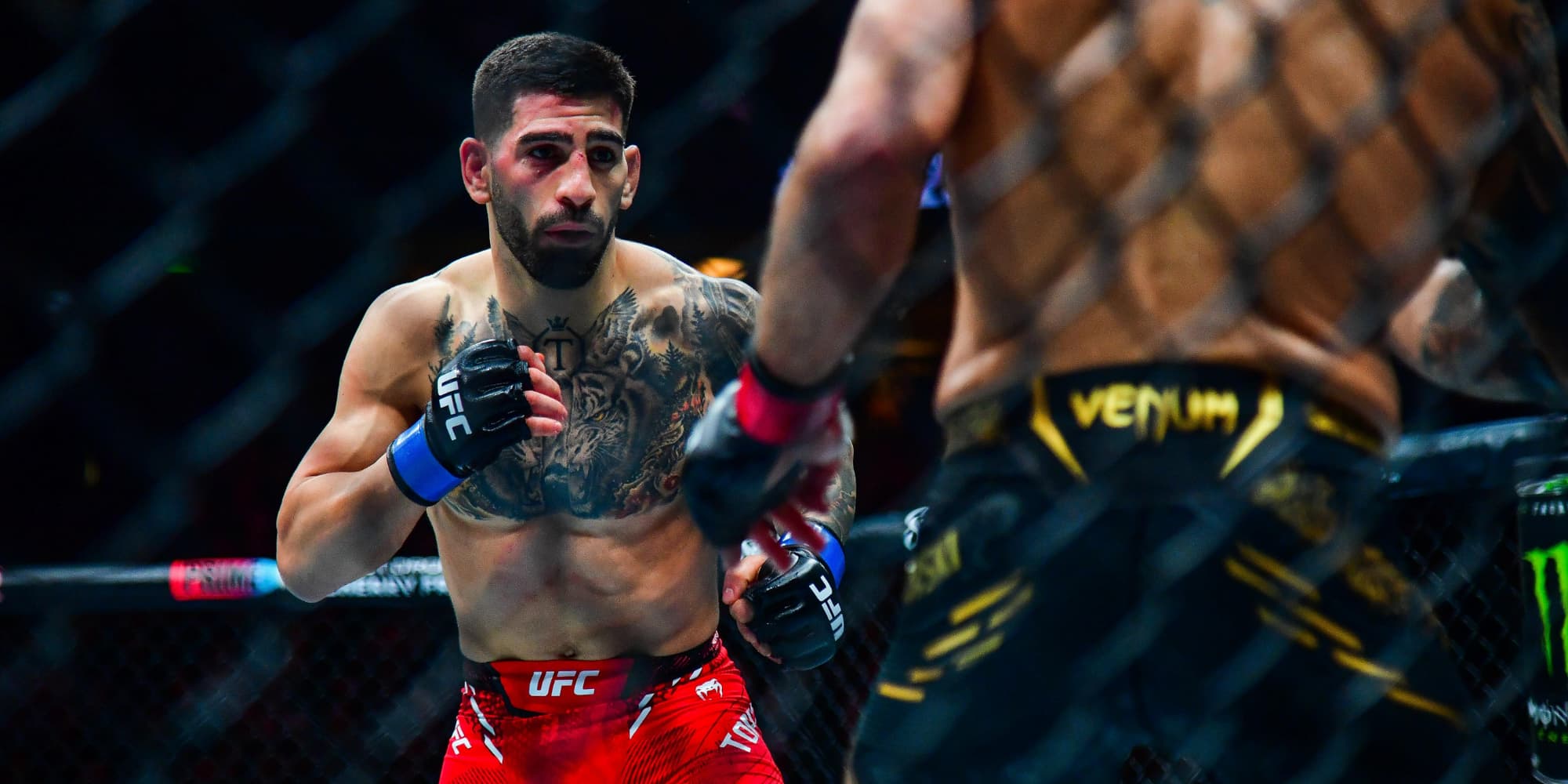 Ilia Topuria lors de son combat pour le titre face à Alexander Volkanovski, le 17 février 2024 au Honda Center d'Anaheim (Californie).