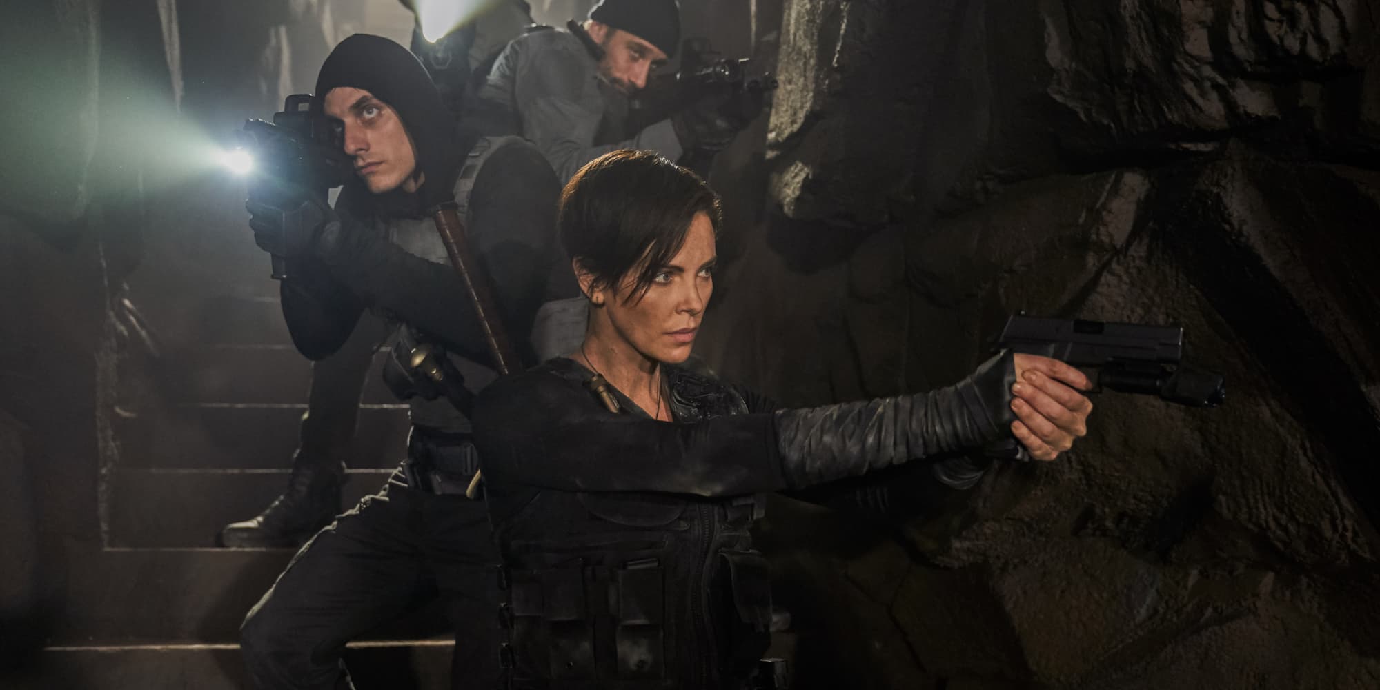 Charlize Theron joue une mercenaire immortelle dans "The Old Guard", nouveau film original à voir sur Netflix.