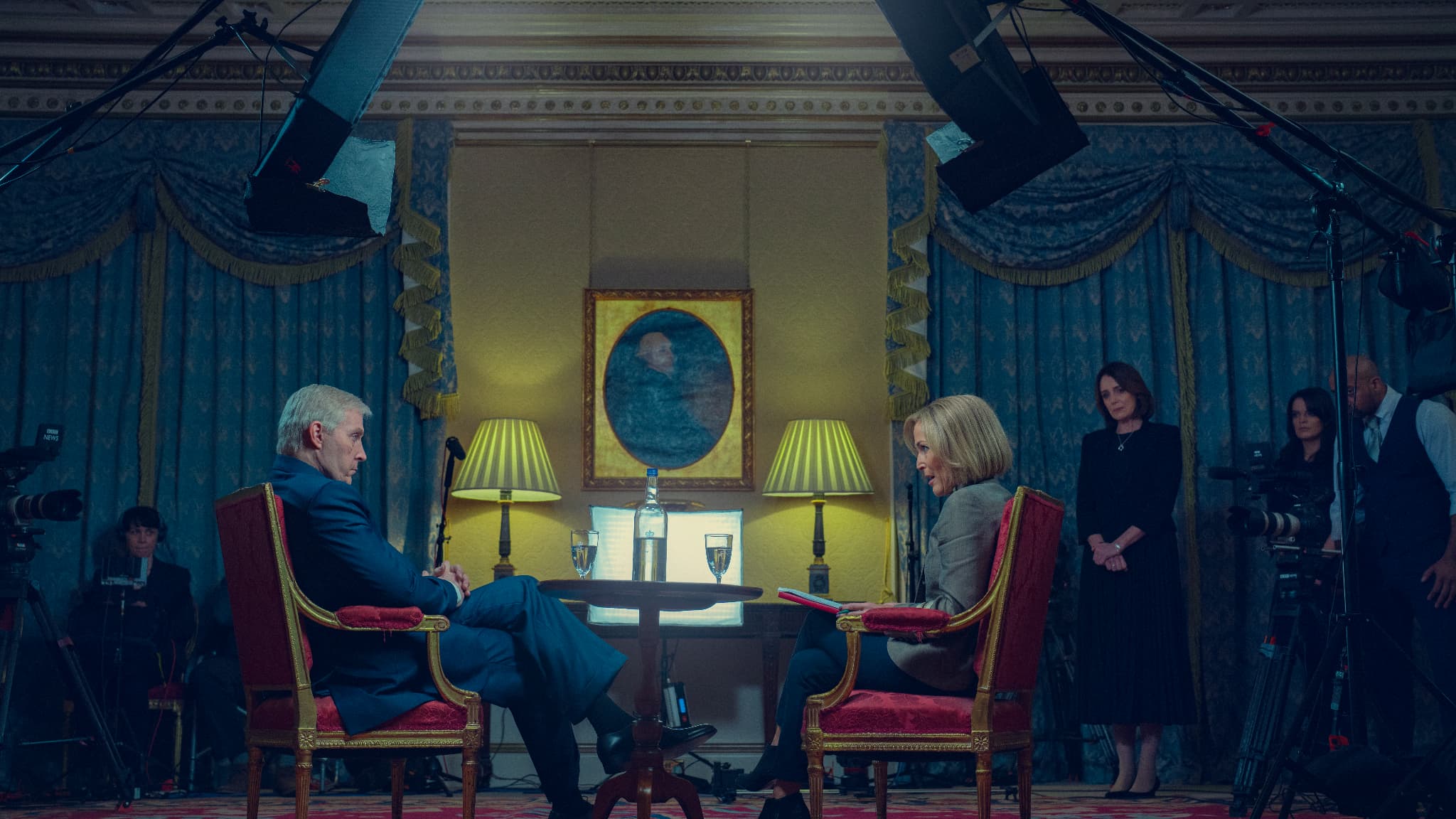 Un face à face légendaire se prépare sur Netflix avec Gillian Anderson en Emily Maitlis et Rufus Sewel en prince Andrew. Un face à face légendaire se prépare sur Netflix avec Gillian Anderson en Emily Maitlis et Rufus Sewel en prince Andrew.