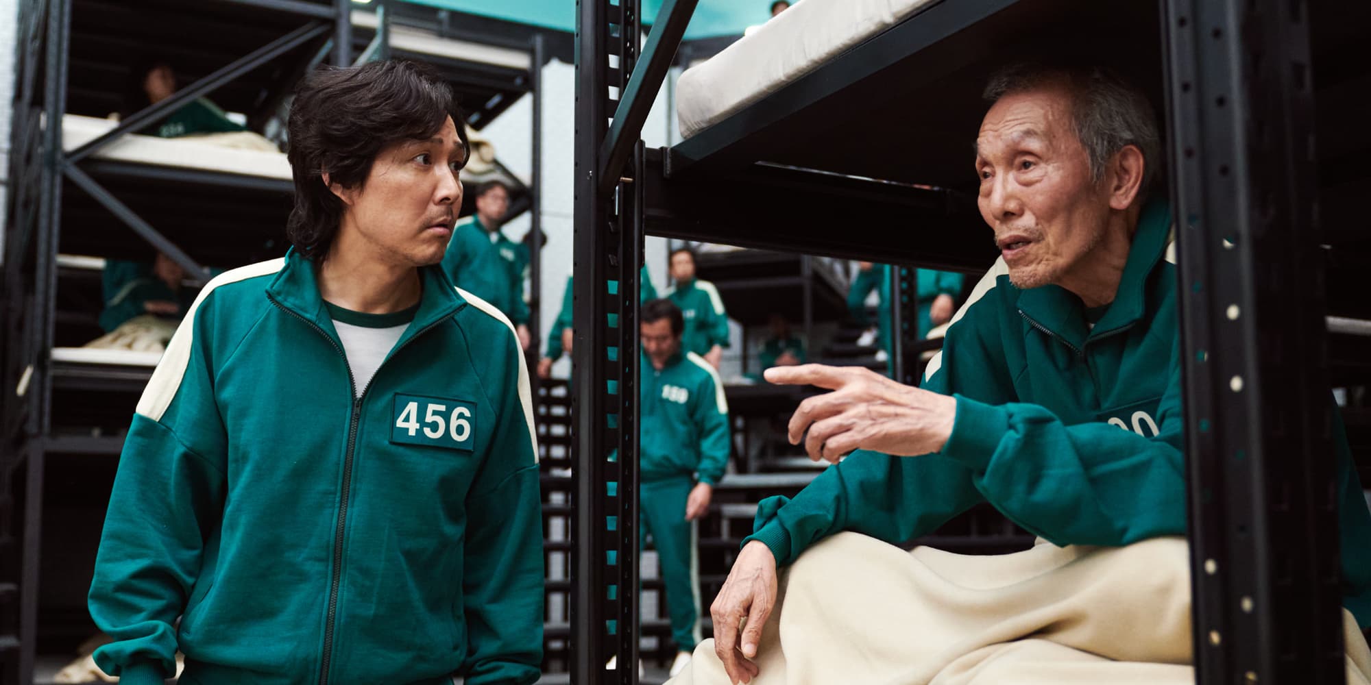 Seong Gi-hun (Lee Jung-jae) et O II nam (O Yeong-Su) dans la première saison de "Squid Game".