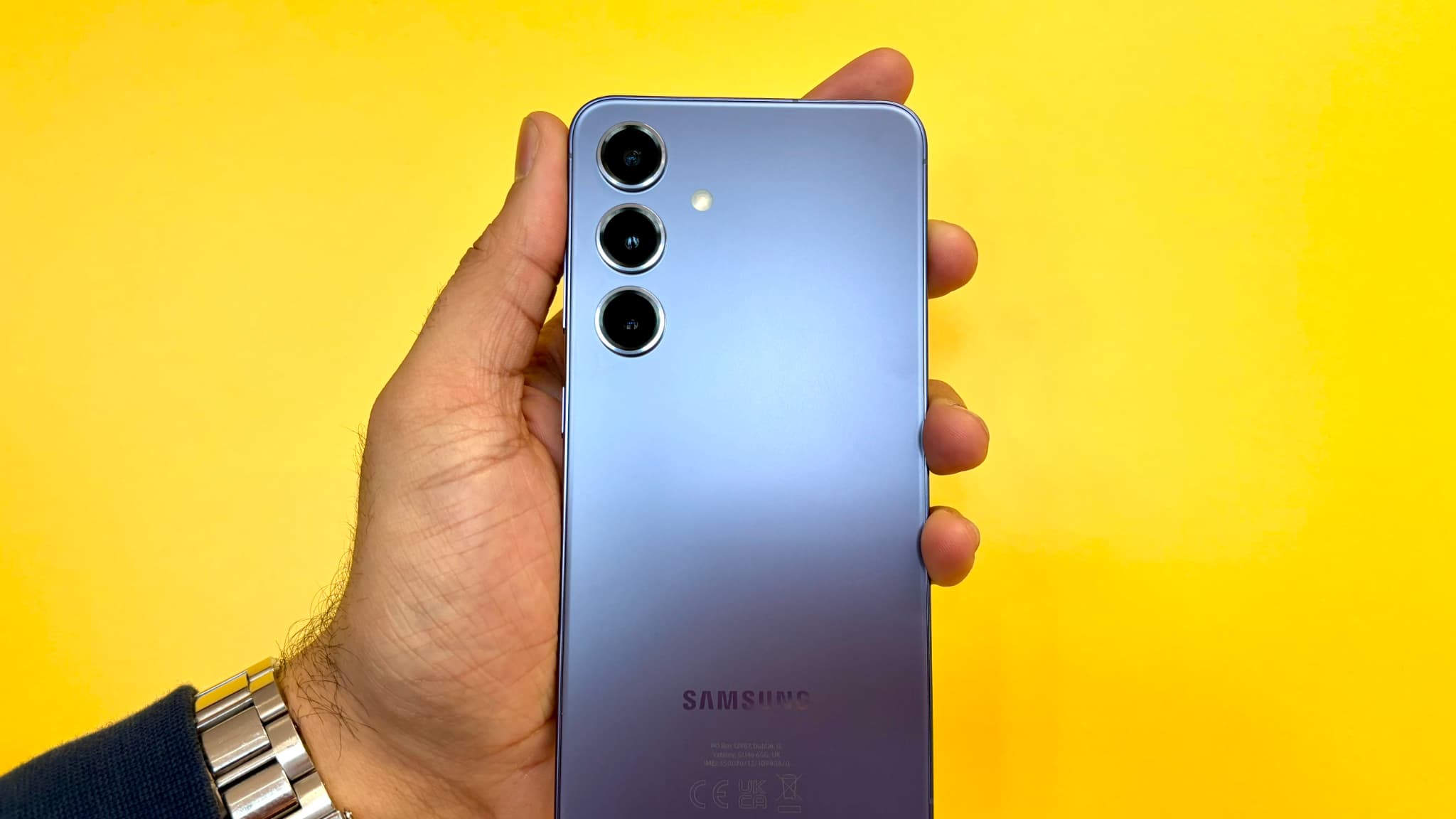 Le format compact et ergonomique du Galaxy S24. 