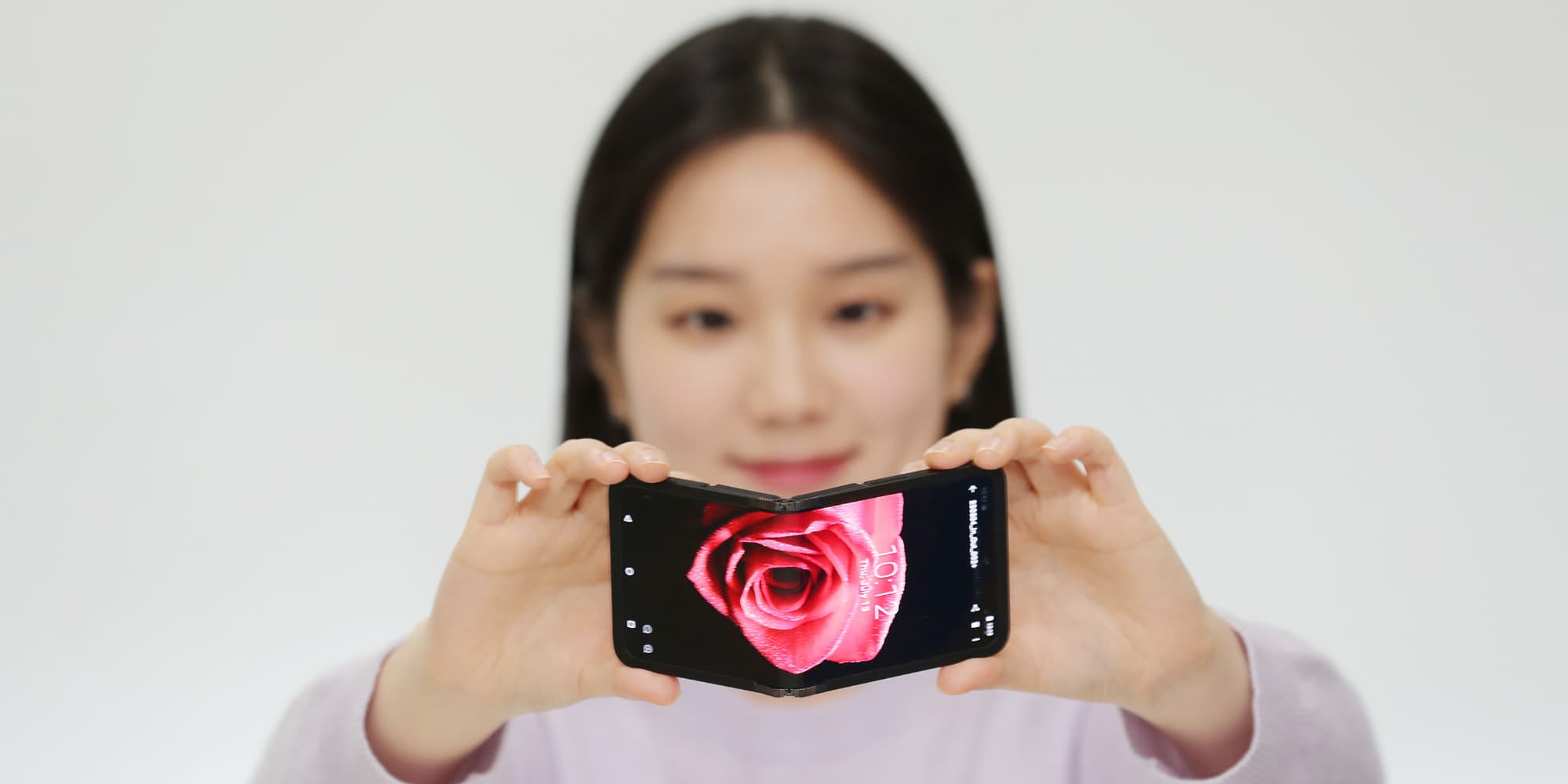 Samsung Display a présenté une innovation en matière d'écran pliable au CES 2024. 