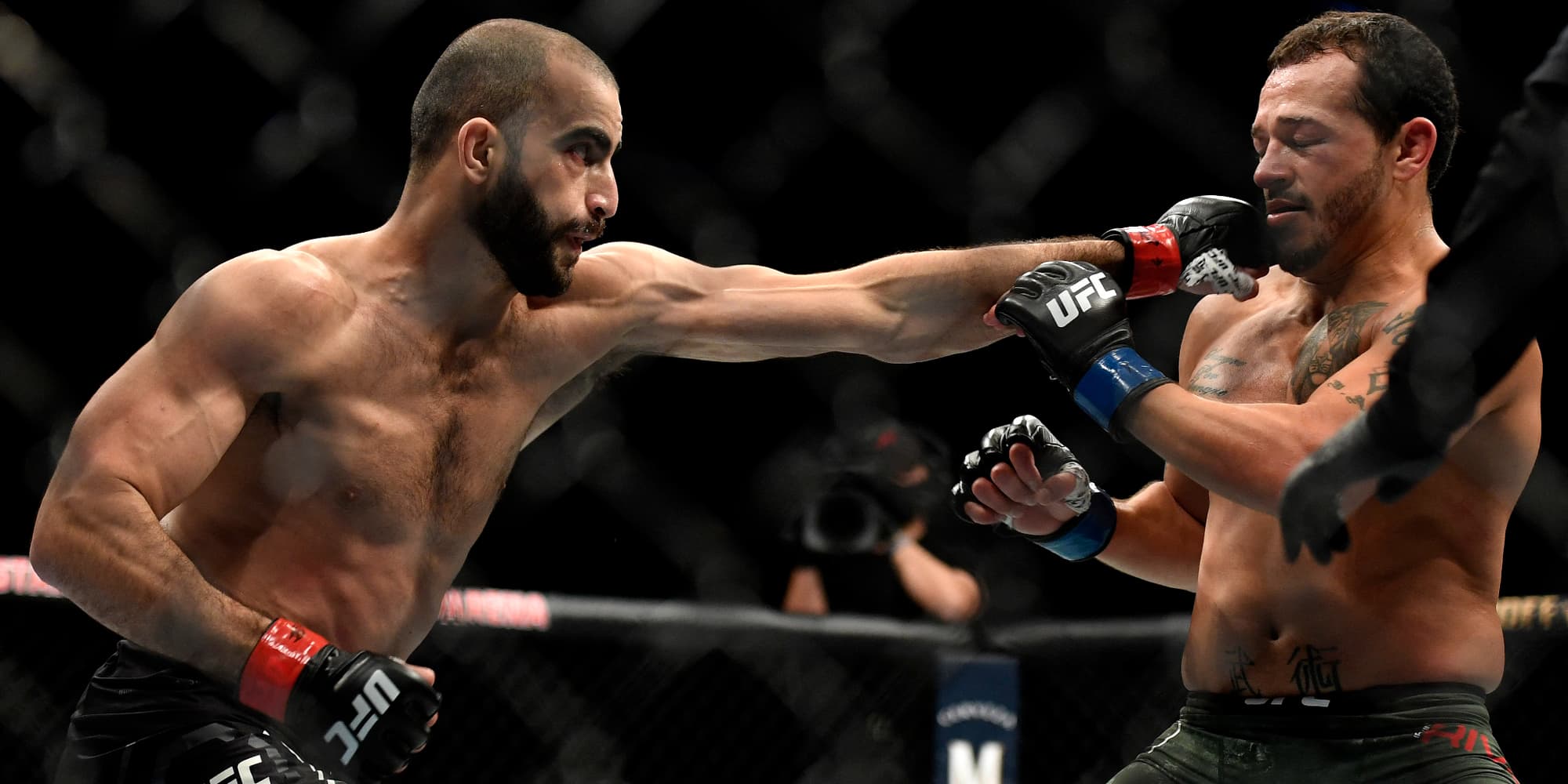 Giga Chikadze (à gauche) face à Irwin Rivera, le 16 mai 2020 à Jacksonville en Floride, aux États-Unis