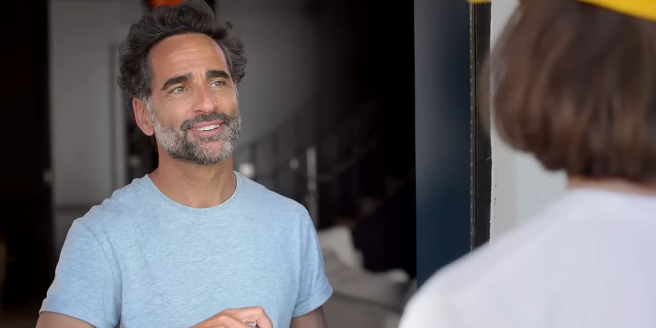 Faites comme Florent Peyre, gardez le contrôle de votre facture Internet même après un an d'abonnement en choisissant SFR. 