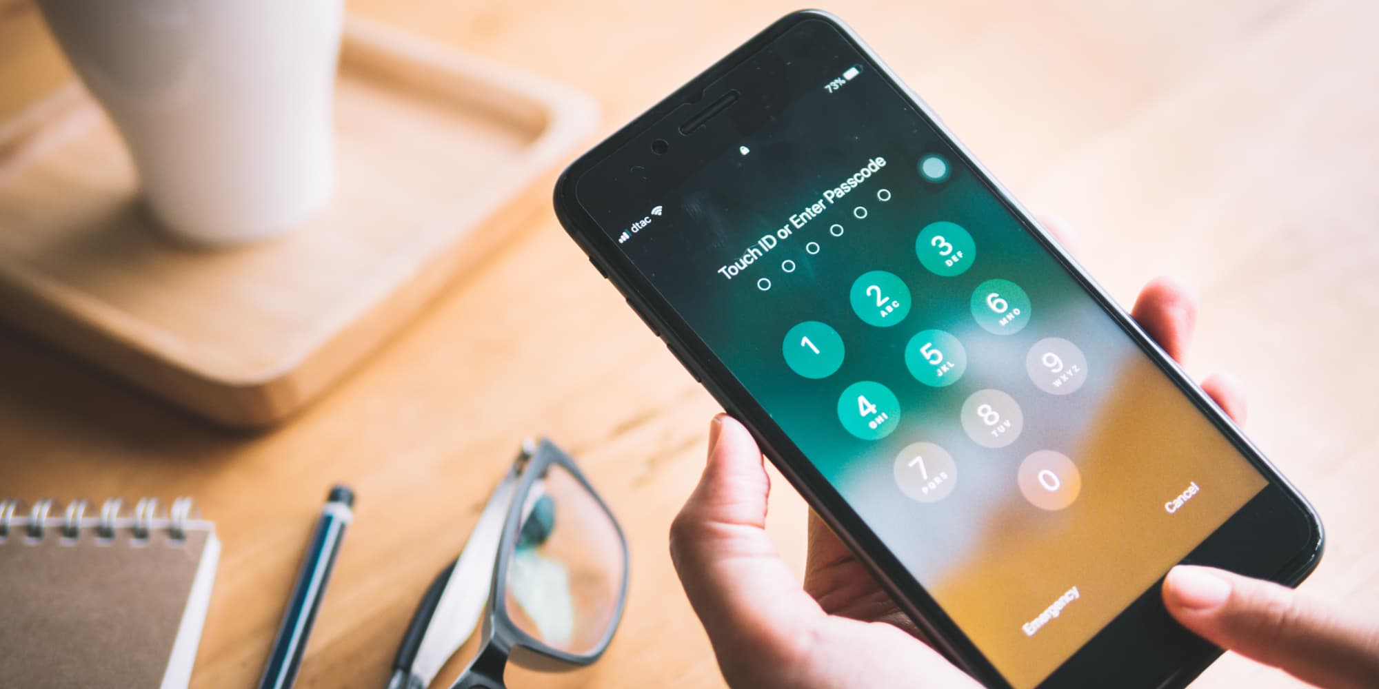 Le nouvel iOS 15 donne l'opportunité aux utilisateurs d'iPhone de mieux sécuriser leur smartphone.