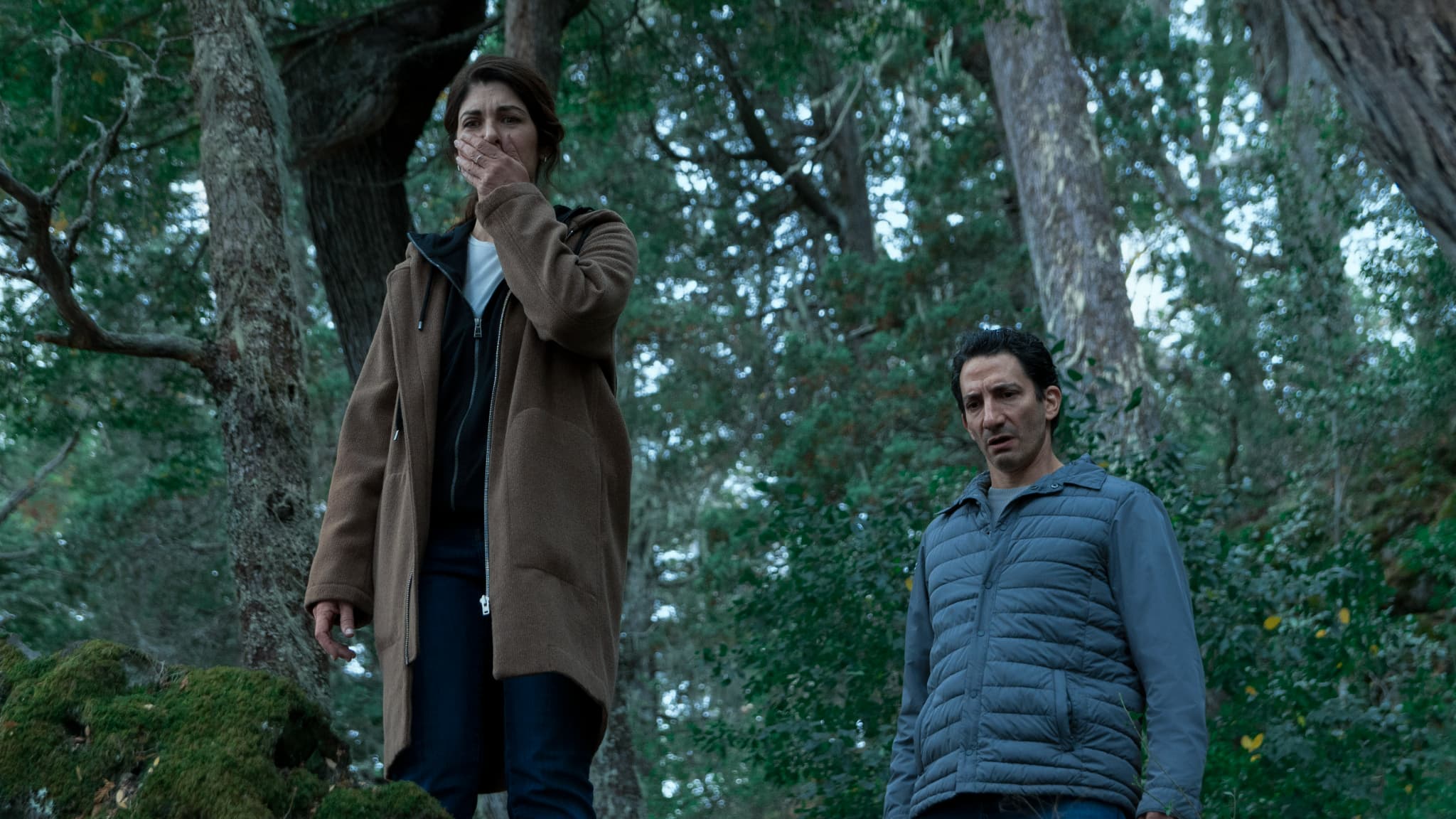 Soledad Villamil (Ema) et  Juan Minujin (Marcos) dans la saison 1 de "Faute de Preuves" sur Netflix.