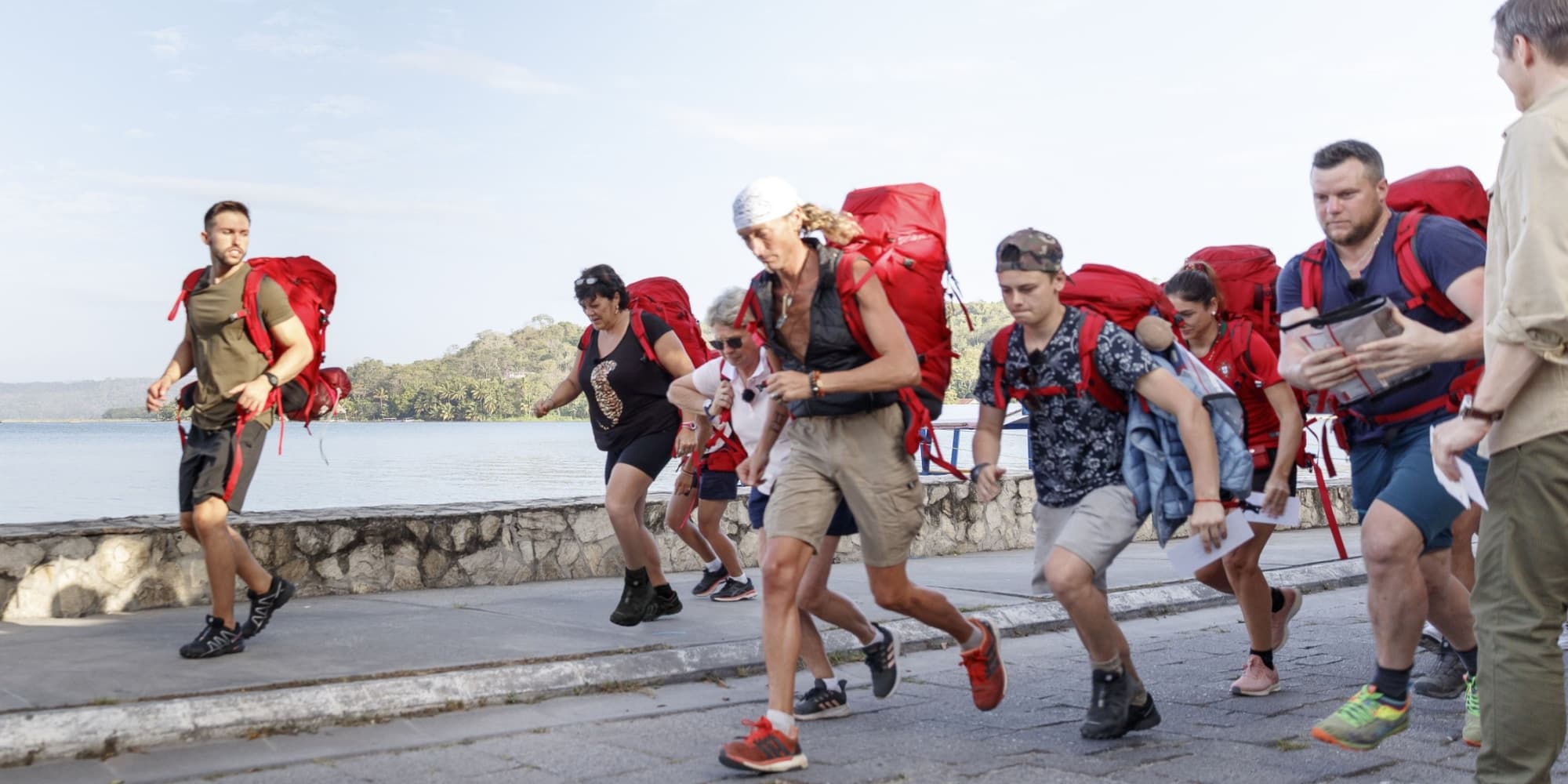 Steve, Martine, Fabienne, Fabrice, Briac et Mathieu, candidats de la saison 12 de Pékin Express sur M6.