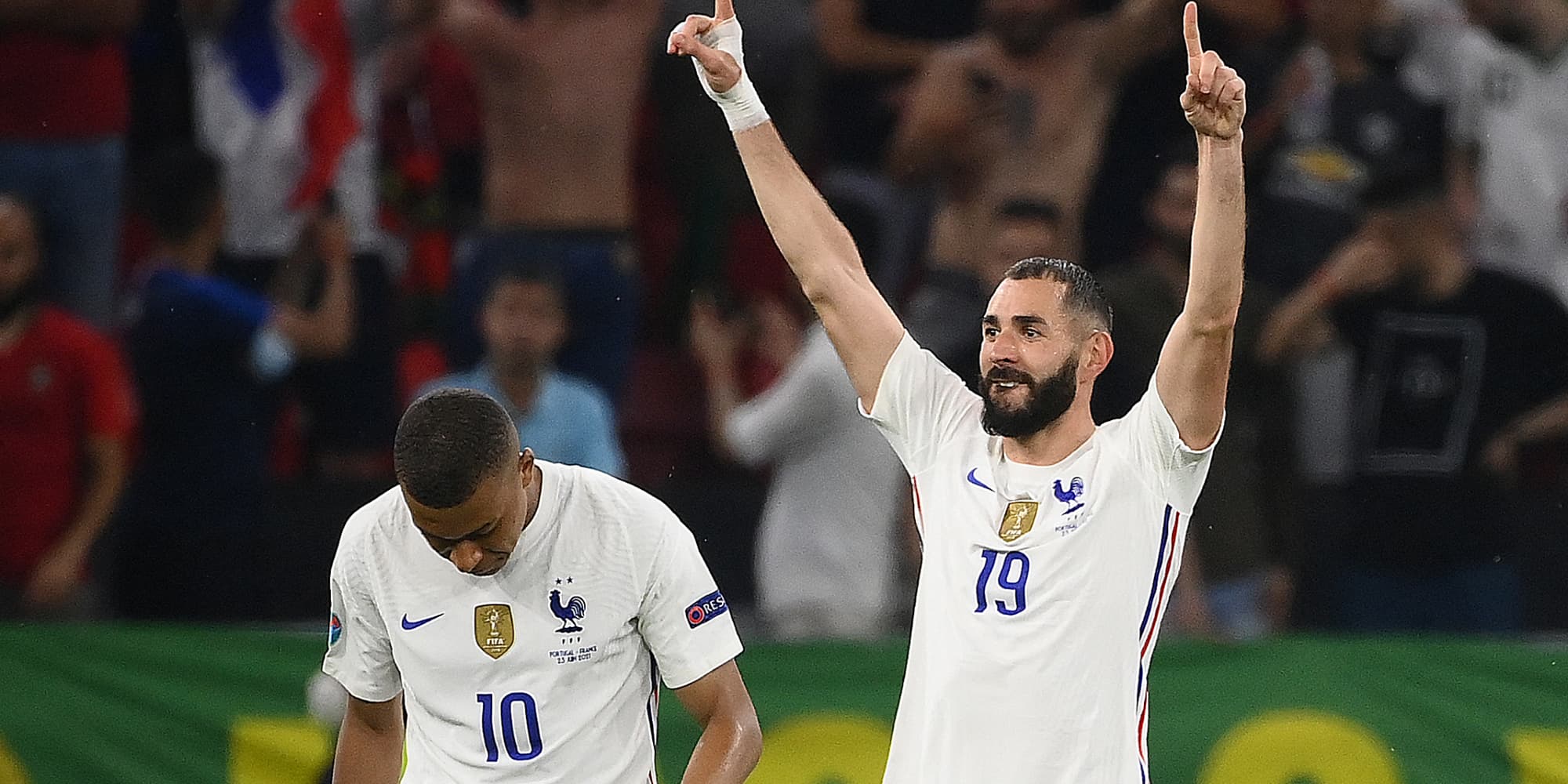 Karim Benzema et Kylian Mbappé lors du match Portugal - France, en phase de poules de l'Euro 2020, à Budapest, le 23 juin 2021.