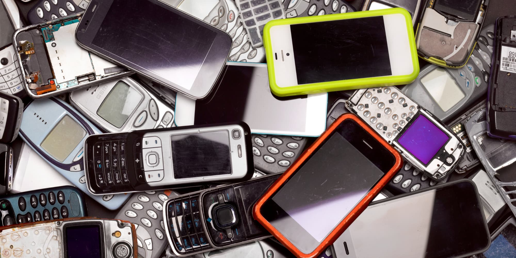 On ne dirait pas comme ça, mais cette pile de vieux smartphones vaut de l'or !