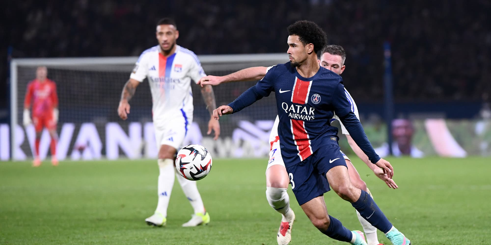 Warren Zaïre-Emery lors de PSG - OL, le 15 décembre 2024 au Parc des Princes (Paris).