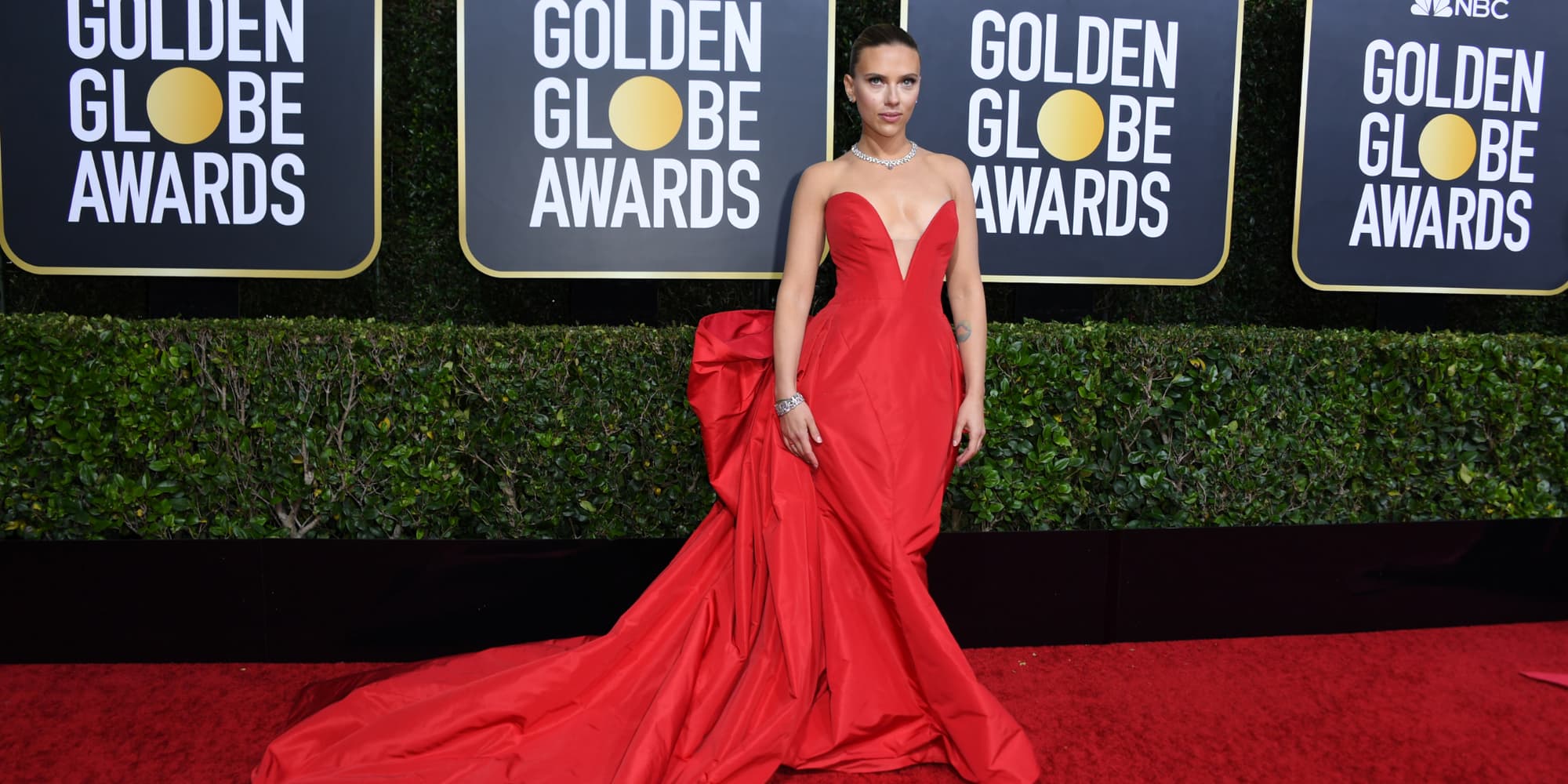 Scarlett Johansson lors du tapis rouge des Golden Globes 2020.