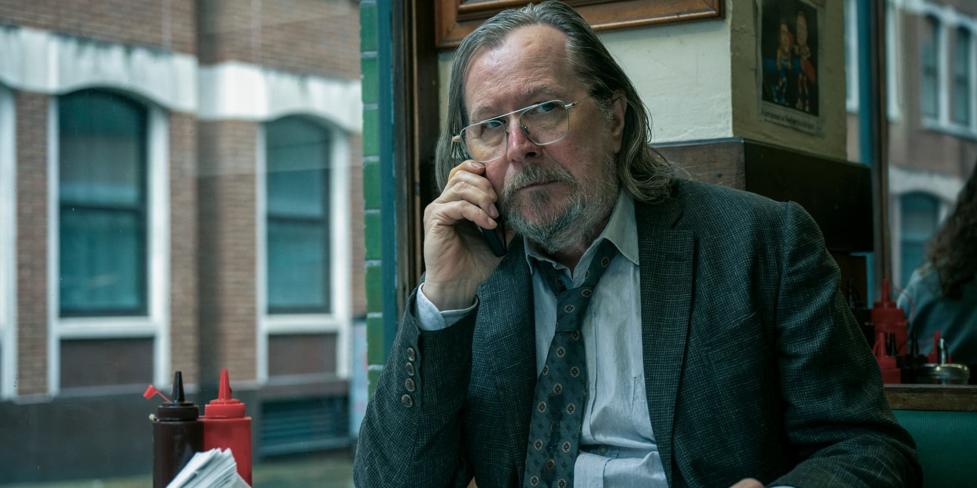 Sir Gary Oldman dans "Slow Horses", actuellement sur Apple TV.