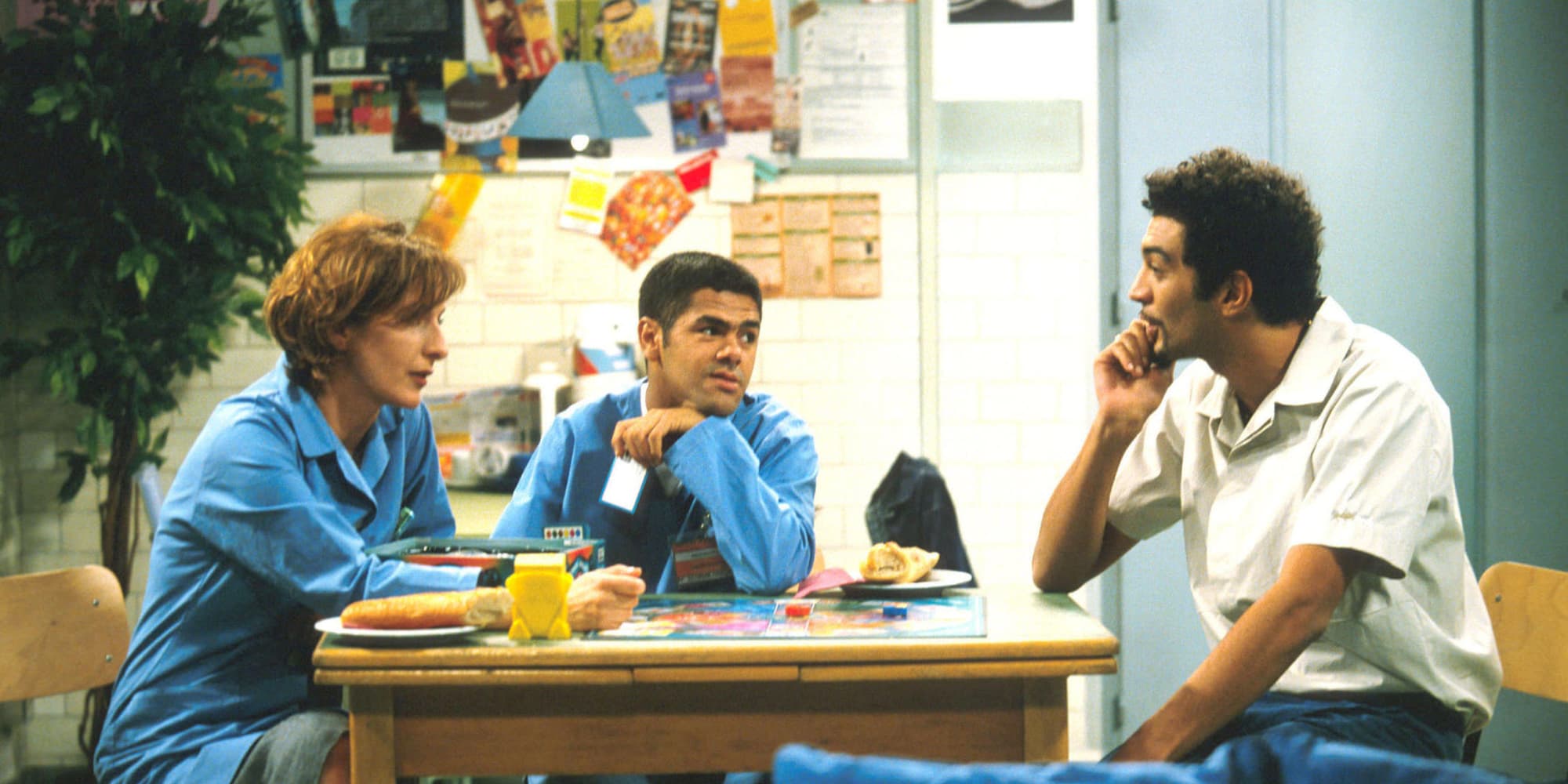 Sophie Mounicot, Jamel Debbouze et Ramzy Bedia dans la série H, bientôt sur Netflix